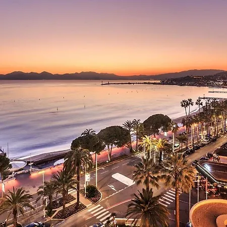 Sublime 100 M From The Croisette Cannes